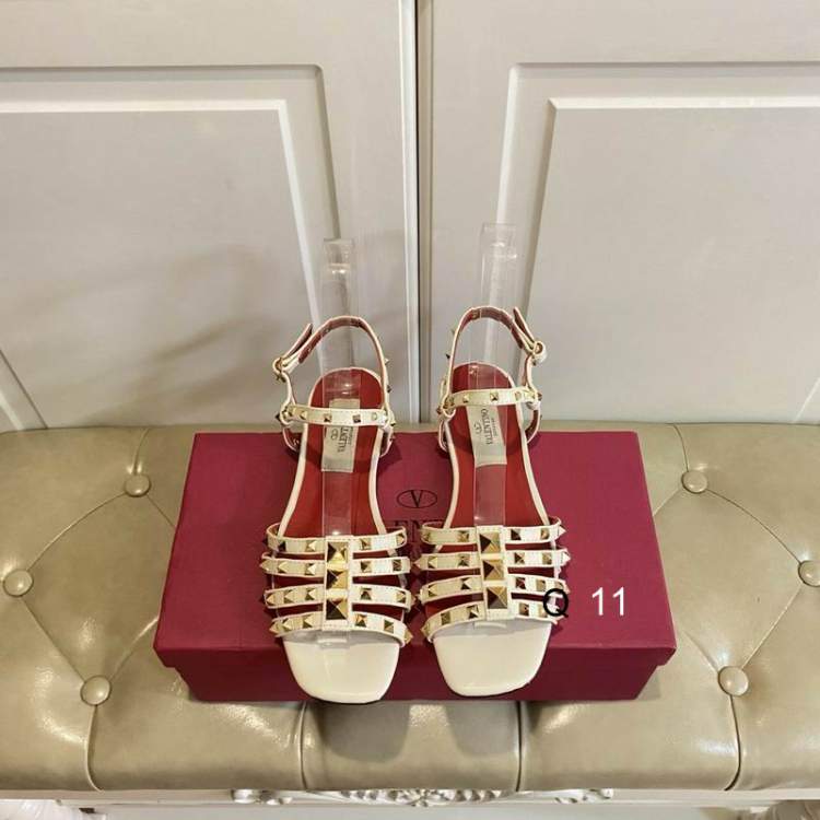 Picture of Valentino Shoes _SKUValentinosz35-40Y050120144